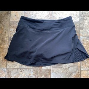 lulu lemon tennis skirt, black, underneath shorts